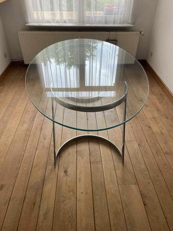 Table en verre  beschikbaar voor biedingen