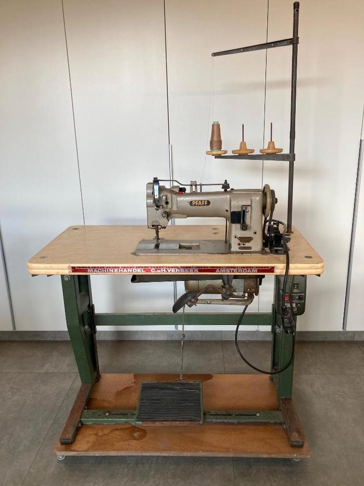 Machine à coudre industrielle Pfaff 145, Hobby & Loisirs créatifs, Machines à coudre & Accessoires, Utilisé, Machine à coudre