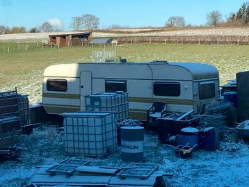 Caravan , werfkeet , speelhuisje