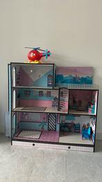 Lol surprise poppenhuis met meubeltjes en poppen, Kinderen en Baby's, Speelgoed | Poppen, Ophalen, Zo goed als nieuw