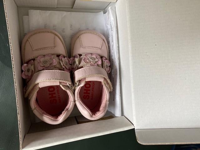 NIEUWE lichtroze kinderschoenen maat 18, Kinderen en Baby's, Kinderkleding | Schoenen en Sokken, Meisje, Schoenen, Nieuw, Ophalen of Verzenden