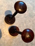 2 Antieke staanders voor helmen, Verzamelen, Ophalen of Verzenden