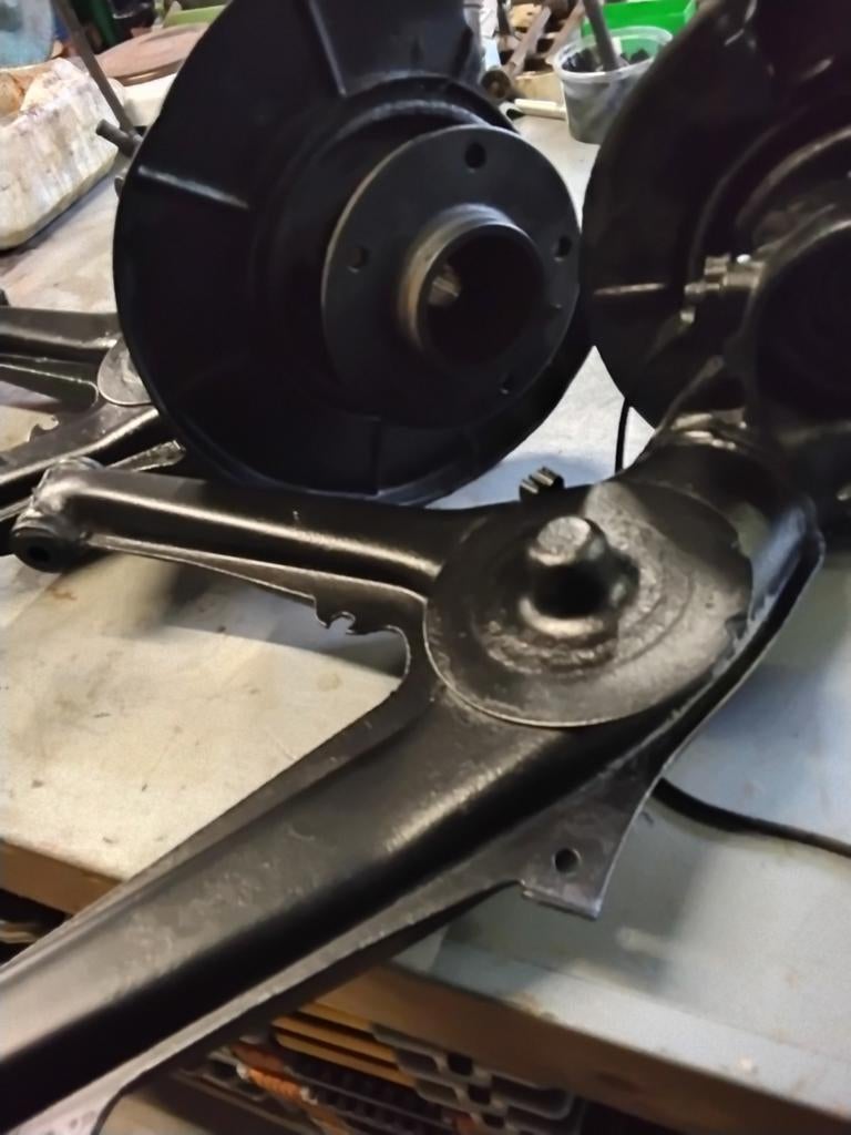 2 triangles BMW E36 COMPACT 318TI a disques, Enlèvement ou Envoi, BMW