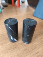 Salière et poivrière en marbre noir, Enlèvement, Comme neuf