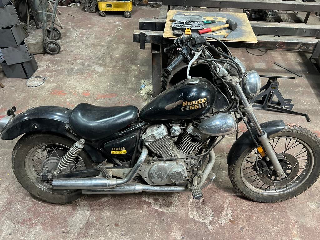 Yamaha virago 250 cc à redémarrer ou pour piceces, Particulier