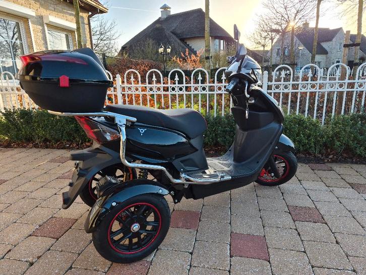 Scootmobiel IVA T3 - in nieuwstaat, Fietsen en Brommers, Scooters | Overige merken, Zo goed als nieuw, Klasse A (25 km/u), Elektrisch