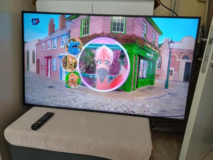 Samsung QB50R 4K monitor+of tv met beugels Vogels., Audio, Tv en Foto, Televisies, Zo goed als nieuw, LED, 100 cm of meer, 4k (UHD)