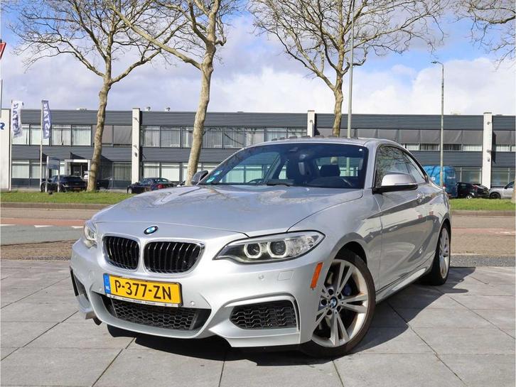 BMW 2-serie Coupé M235i Centennial High Executive 2017 Auto, Auto's, BMW, Bedrijf, 2 Reeks, Open dak, Benzine, Euro 6, Cabriolet