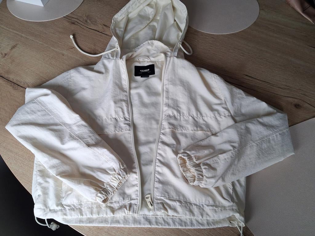 Pull&Bear jasje dames, beige maat S, Kleding | Dames, Jassen | Zomer, Ophalen, Maat 36 (S), Beige