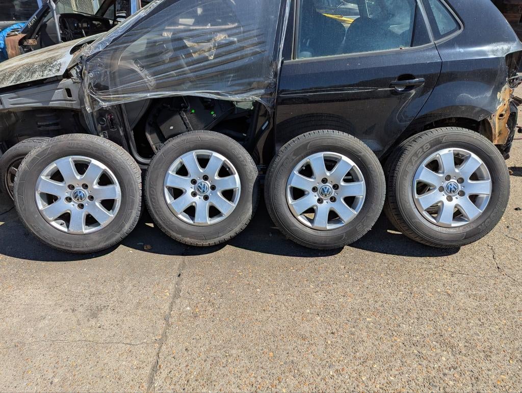 Kit de jantes en aluminium avec pneus pour VW Transporter T5, Autos : Pièces & Accessoires, Pneus & Jantes, 215 mm, 16 pouces