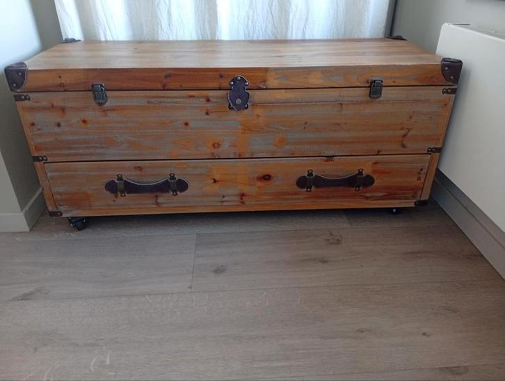 Leuke kist/salontafel, Huis en Inrichting, Woonaccessoires | Kisten, Ophalen