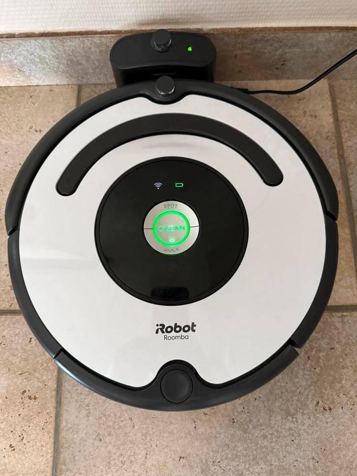 Robot aspirateur iRobot Roomba 675 – batterie neuve !, Electroménager, Aspirateurs, Utilisé, Aspirateur robot, Réservoir, Enlèvement