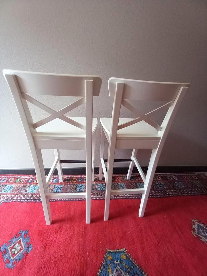 Set van 2 witte Rosentorp ikea barkrukken, Huis en Inrichting, Barkrukken, Hout, Ophalen
