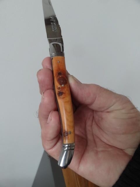 véritable couteau neuf Laguiole français, manche en genièvre, Caravanes & Camping, Outils de camping, Neuf, Envoi