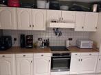 Gratis complete keuken met toestellen, Huis en Inrichting, Keuken | Complete keukens, Ophalen, Gebruikt, Wit, Kunststof