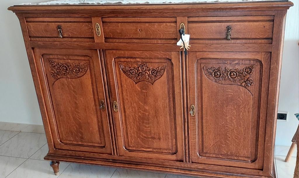 Antiek kast in goede staat, Ophalen