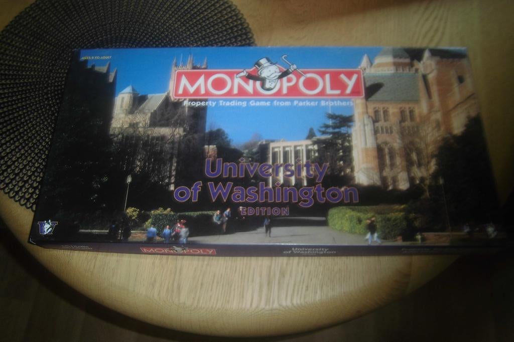 Jeu de plateau USA Monopoly University of Washington anglais, Trois ou quatre joueurs, Enlèvement ou Envoi, Neuf, Monopoly
