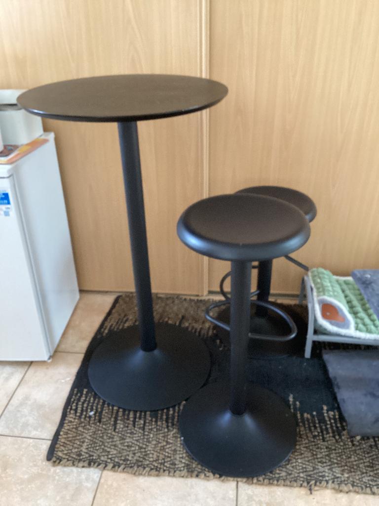 Table haute et ses tabourets, Maison & Meubles, Enlèvement, Noir