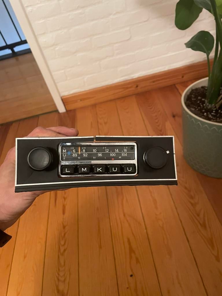 Oude autoradio (komt uit mijn golf 2), Enlèvement, Comme neuf