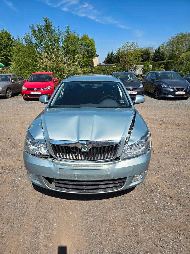 Skoda Octavia 1.4 Essence, Autos, Skoda, Octavia, Essence, Break, 5 portes, Boîte manuelle, Argent ou Gris, Entretenue par le concessionnaire