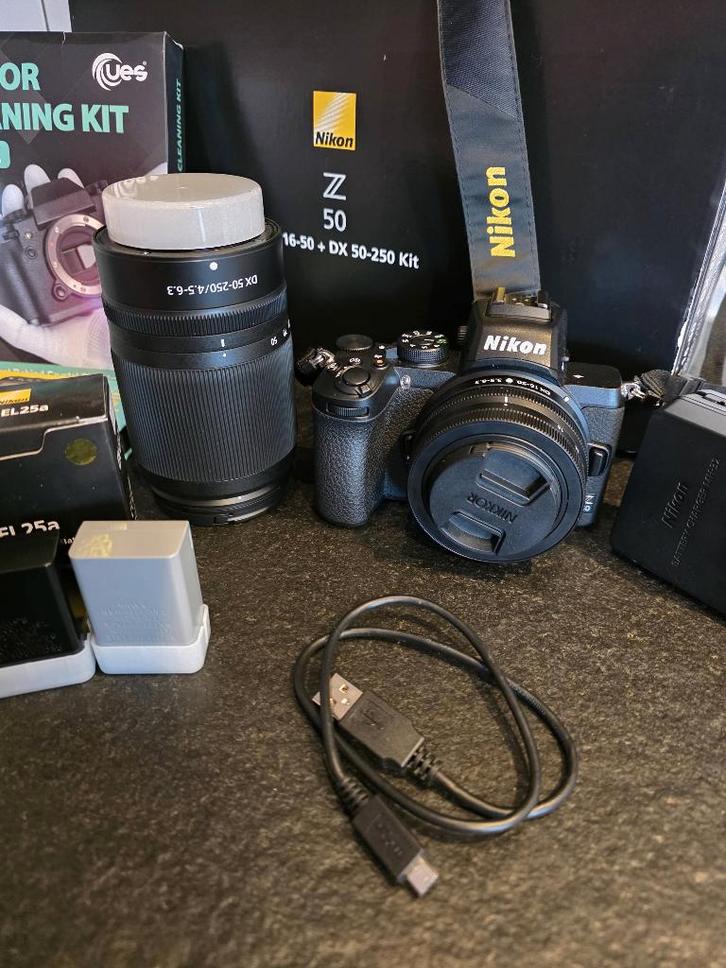 Nikon z50 2 objectif et accessoires encore garanti, Audio, Tv en Foto, Fotocamera's Digitaal, Zo goed als nieuw, Nikon, Ophalen