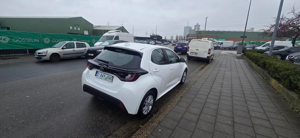 2025 toyota yaris automaat hybrid benzine 1.5 km19.000, Automaat, Euro 6, Bedrijf, 1500 cc