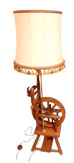 Originele houten vloerlamp met spinnewiel. Deze lamp heeft e, Antiek en Kunst, Ophalen of Verzenden