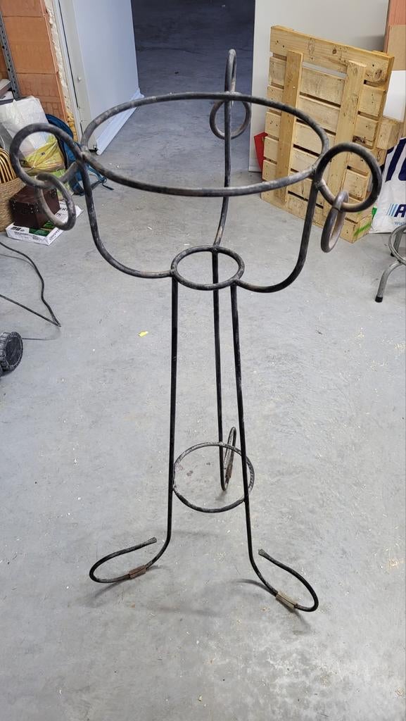 Bloempot 30cm staander metaal gietijzer ca. 120 cm hoog, Ophalen