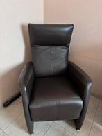 2 identieke donkerbruine mooie relaxzetels, Ophalen, Zo goed als nieuw, Leer