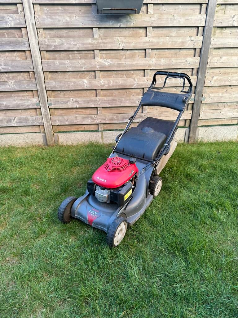 Honda benzine grasmaaie, Tuin en Terras, Grasmaaiers, Ophalen, Zo goed als nieuw, Opvangbak