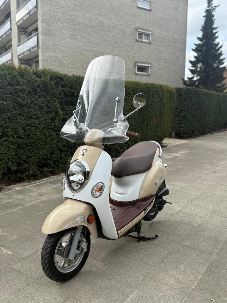 Kymco sento A-KLASSE TOPCONDITIE, Fietsen en Brommers, Scooters | Kymco, Zo goed als nieuw, Ophalen