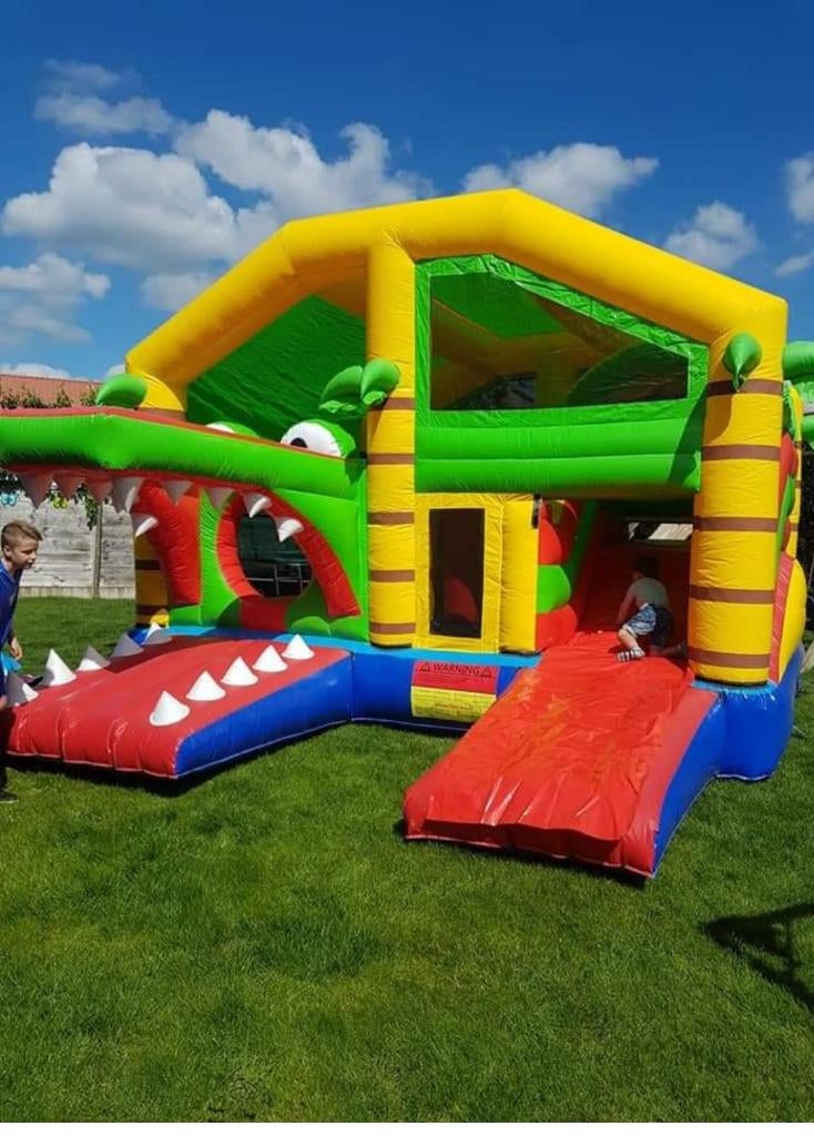 Springkasteel overdekte krokodil te huur, Ophalen, Zo goed als nieuw