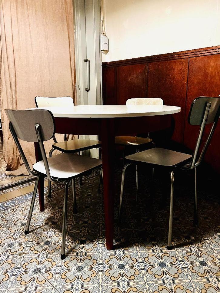 Table à manger extensible vintage -ronde à ovale + 4 chaises, Maison & Meubles, Tables | Tables à manger, Utilisé, 50 à 100 cm