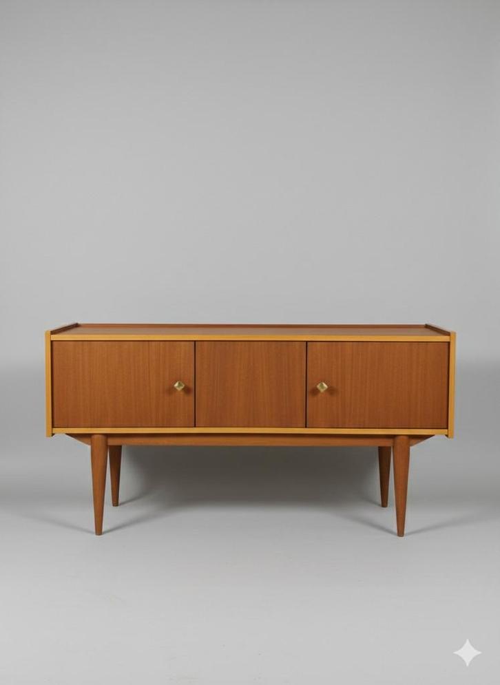 Vintage mid century lowboard | platenspelermeubel, Maison & Meubles, Armoires | Mobilier de télévision, Enlèvement