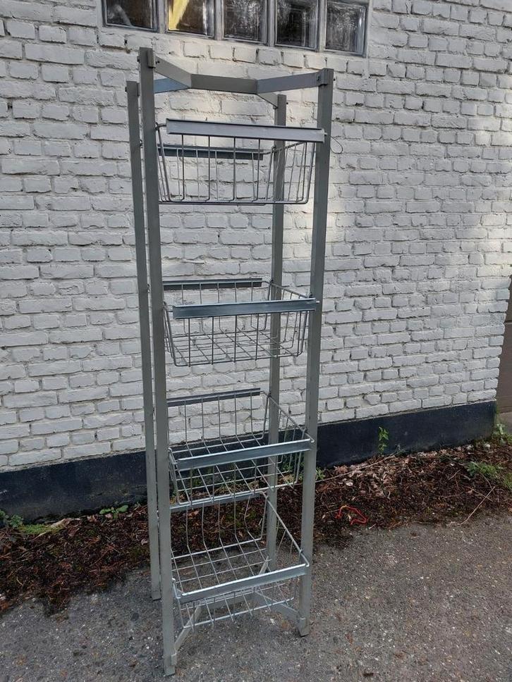 Metalen rek met 4 draadmanden – winkelrek / opbergrek, Huis en Inrichting, Kasten | Overige, Ophalen