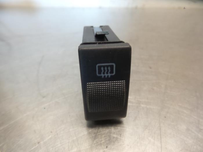 Commutateur chauffage vitre arrière d'un Audi A8 (A8 94-), Autos : Pièces & Accessoires, Tableau de bord & Interrupteurs, Audi