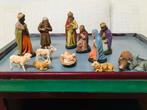 Religieuze kerststal met vintage beeldjes, Antiek en Kunst, Ophalen of Verzenden
