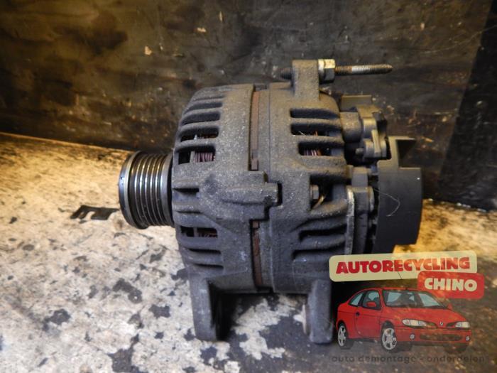 Dynamo van een Renault Clio, Auto-onderdelen, Motor en Toebehoren, Renault, Gebruikt, 3 maanden garantie, Ophalen of Verzenden