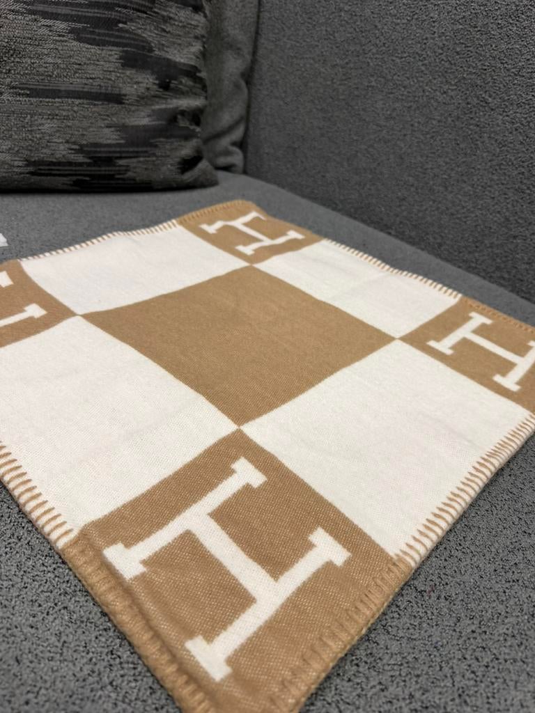 Housse de coussin, Huis en Inrichting, Stoffering | Vloerbedekking, Ophalen of Verzenden, Nieuw, Beige, Overige typen