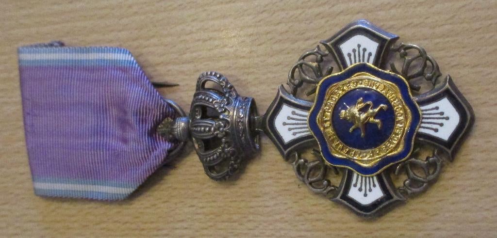 Chevalier bilingue de l' Ordre Royal du Lion, Enlèvement ou Envoi, Armée de terre, Ruban, Médaille ou Ailes