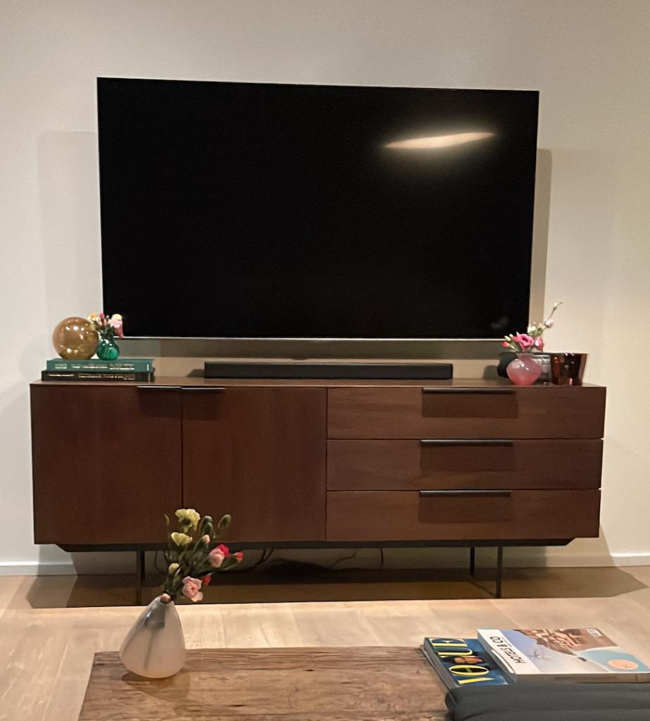 Tv meubel: Zuiver Travis dressoir, Huis en Inrichting, Kasten |Televisiemeubels, Ophalen, Gebruikt, Eikenhout