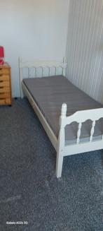 wit bed 1.90m op85 cm hoogte35 cm met matra, Ophalen, Wit