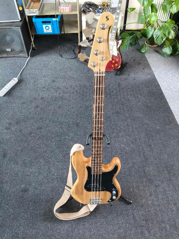 Basgitaar Stagg, Musique & Instruments, Instruments à corde | Guitares | Basses, Comme neuf, Électrique, Enlèvement