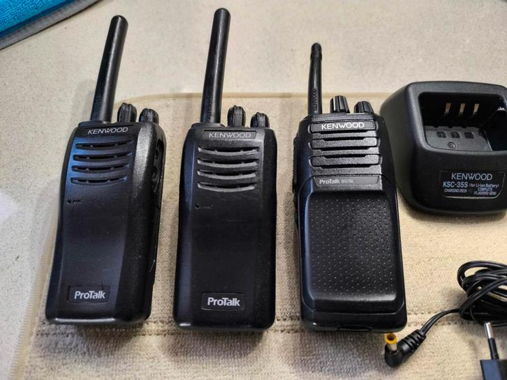 Radio KENWOOD Protalk - 2 x Tk 3501E - 1 x Tk 3701 DE, Articles professionnels, Aménagement de Bureau & Magasin | Sécurité
