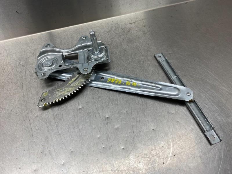 RAAMMECHANIEK RECHTS ACHTER Nissan Micra (K14), Auto-onderdelen, Ruiten en Toebehoren, Gebruikt, Nissan