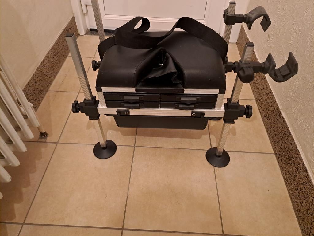 Station lion, Enlèvement, Neuf, Ensemble complet