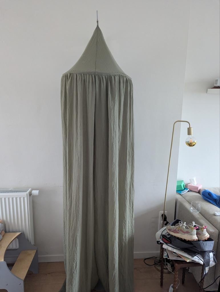 Klamboe, hemelbed met staander, Enlèvement