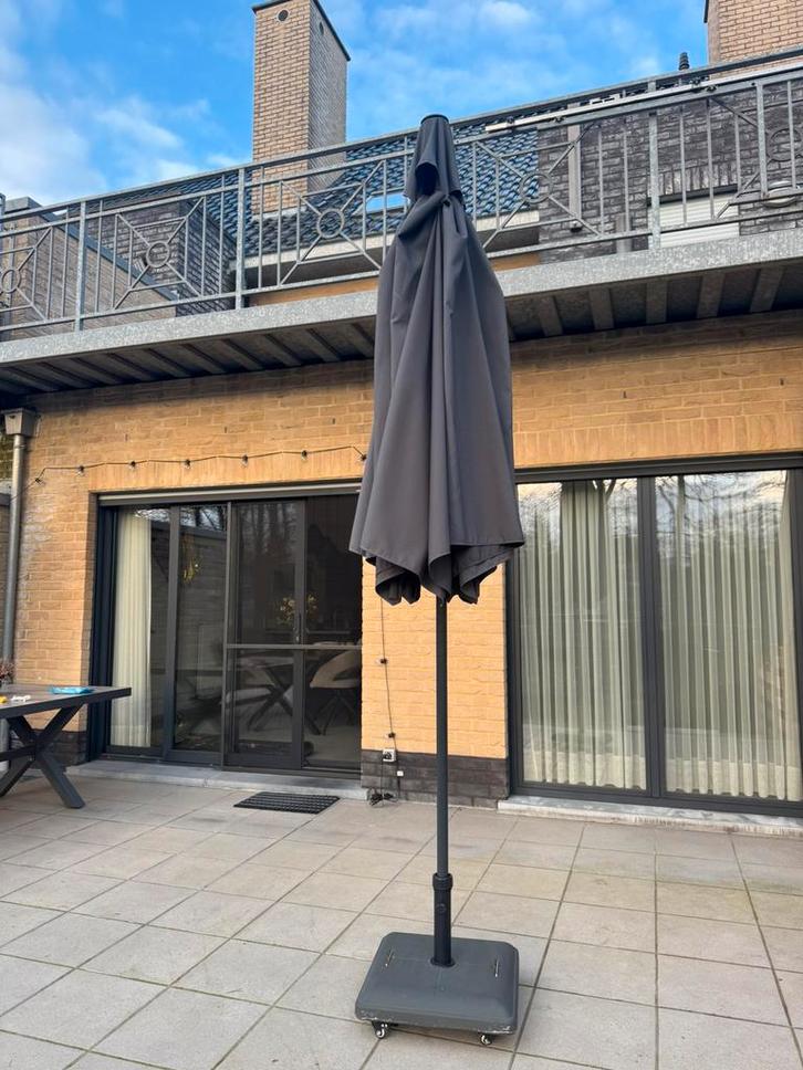 Parasol + voet, Jardin & Terrasse, Parasols, Utilisé, Parasol flottant, 2 à 3 mètres, Inclinable, Enlèvement