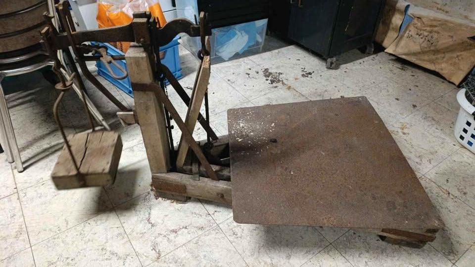 Oude bascul, Antiek en Kunst, Antiek | Gereedschap en Instrumenten, Ophalen