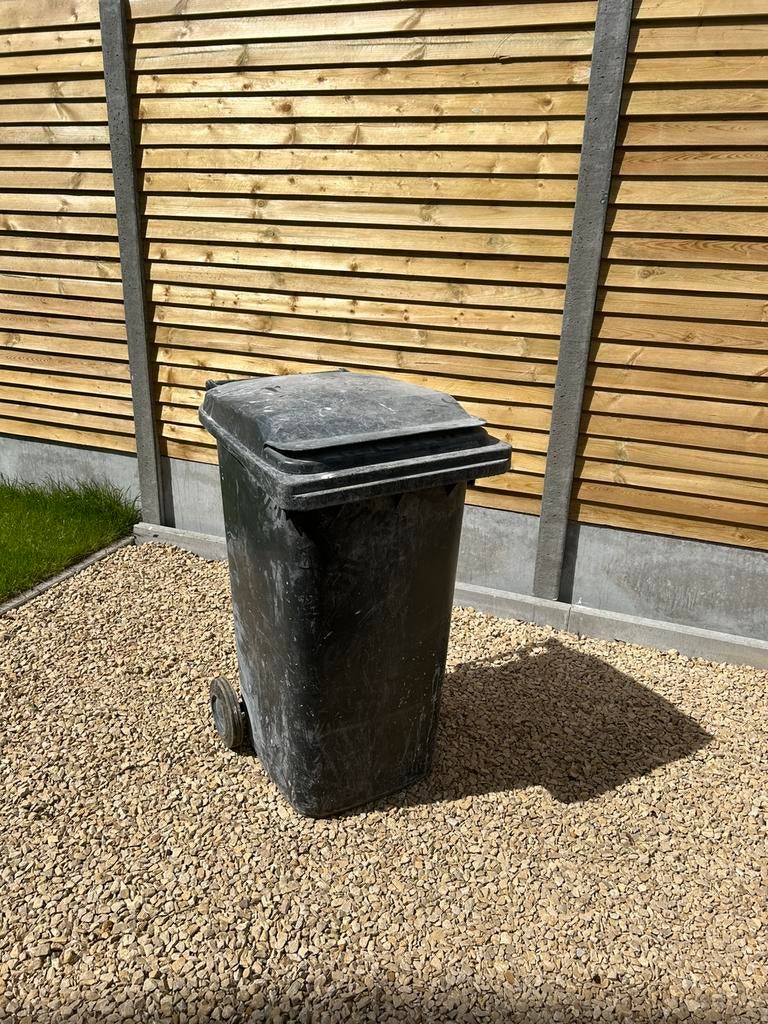 Vuilnisbak op wielen van 240 liter met deksel, Ophalen, Gebruikt